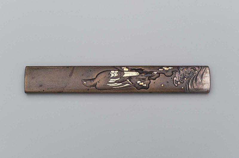 Kozuka with design of eagle on a rock