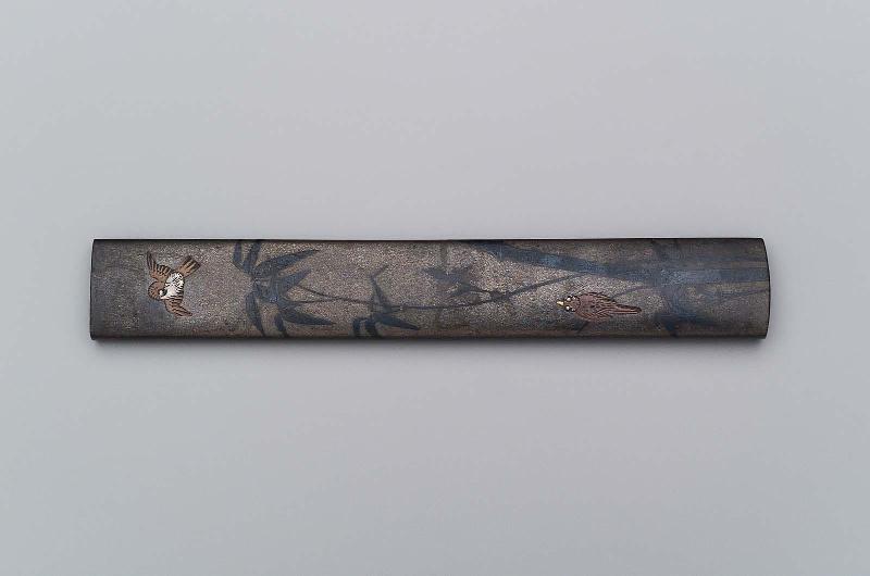 Kozuka with design of sparrows and bamboo