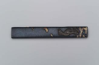 Kozuka with design of wolf by a stream with leaves falling