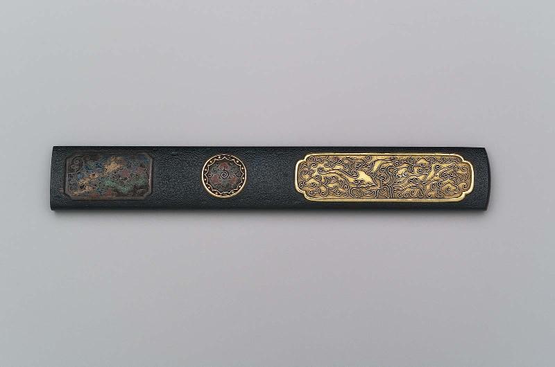 Kozuka with design of enameled and filigree medallions
