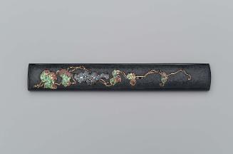 Kozuka with design of fruiting vine