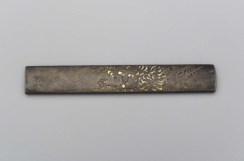 Kozuka with design of tiger and bamboo