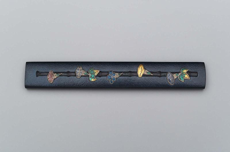 Kozuka with design of morning glories on a bamboo pole