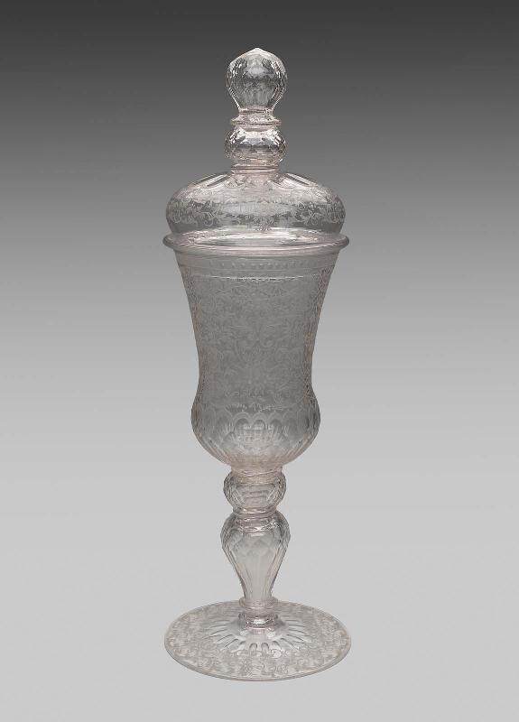 Large covered cup