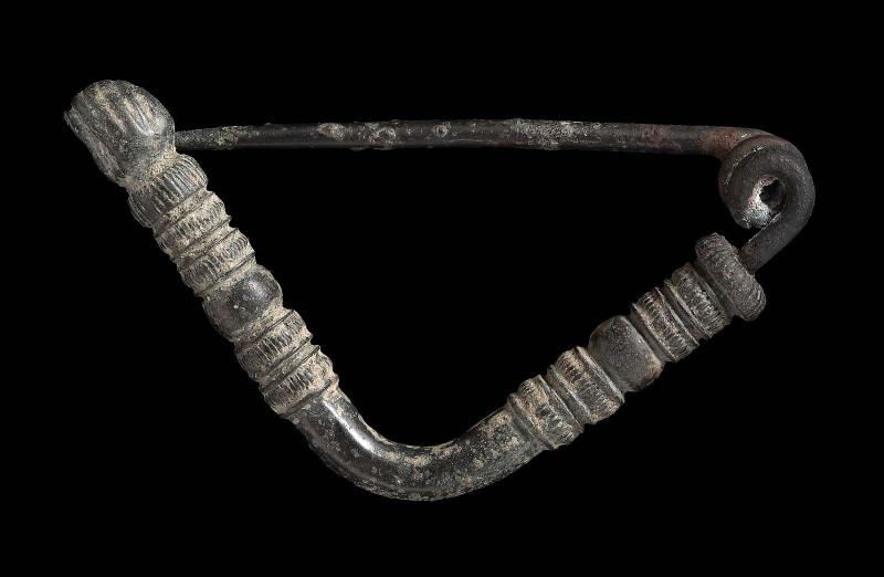 Bronze fibula