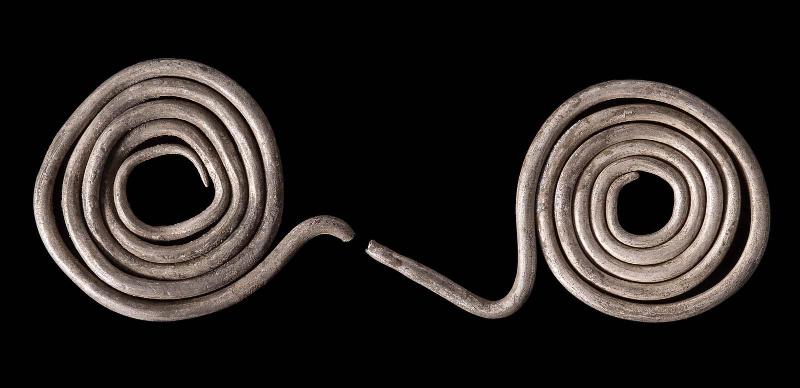 Silver spiral fibula