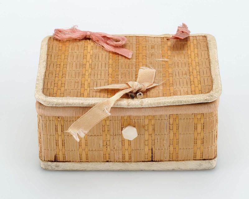 Woven rush box