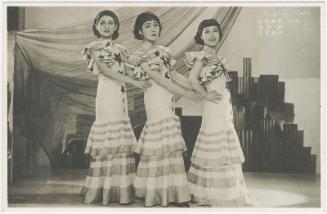 The Play Hawaii-New York : Kusaji Junko, Gin Suzune and Kumi Kyoko (from an unidentified series) of the Takarazuka Women's Theater
