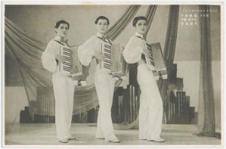 The Play Hawaii-New York : Asamidori Sumiko, Yachigusa Tsuyuko, and Tsukise Umeka (from an unidentified series) of Takarazuka Girl's Theater