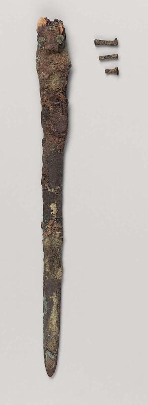 Dagger - blade, partial grip and rivets