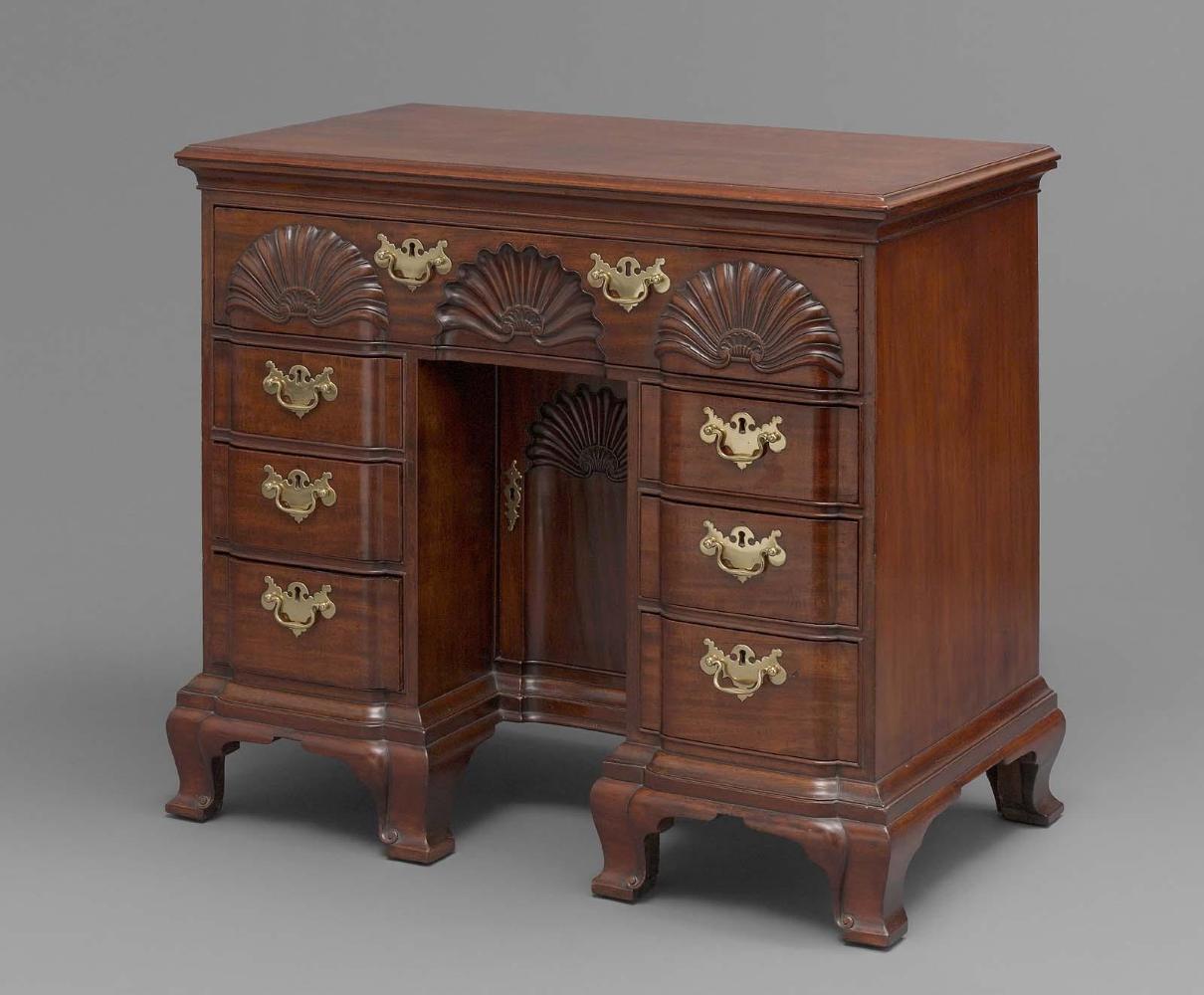 Bureau dressing table