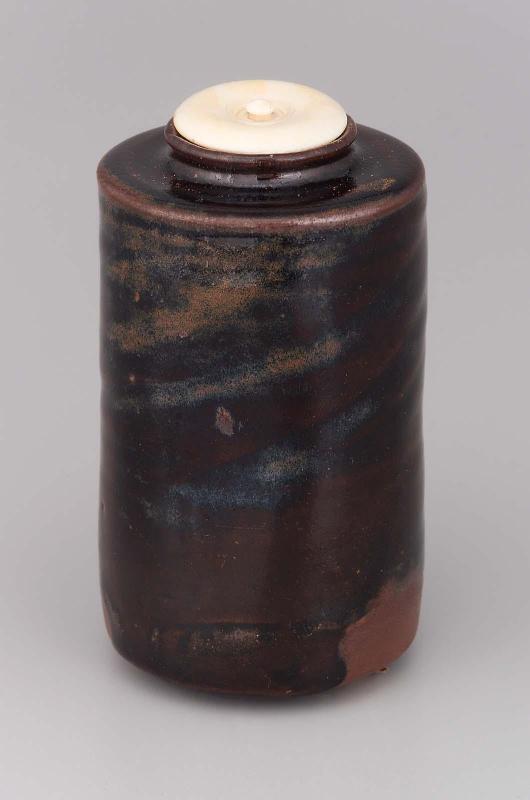 Tea caddy
