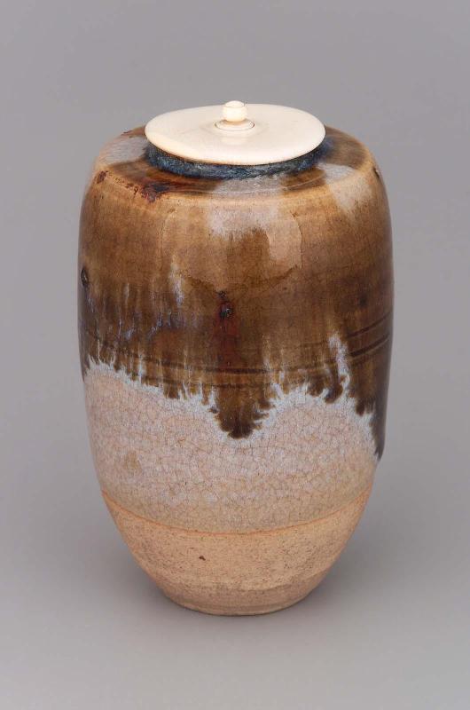 Tea caddy