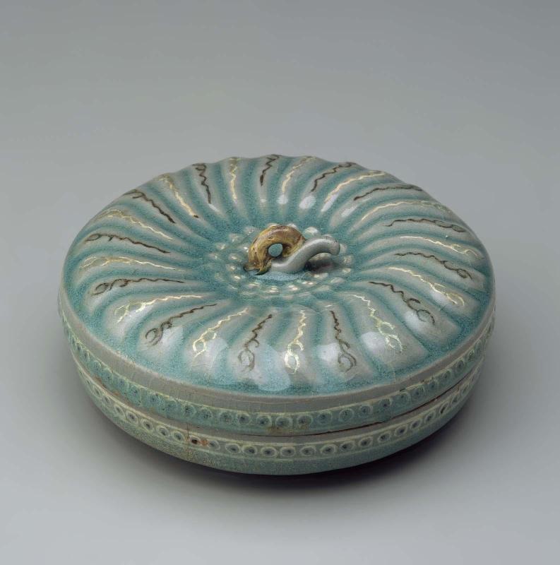 Flower-shaped Case