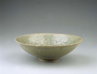 Flower-shaped bowl