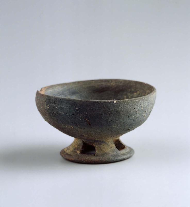 Mounted Cup