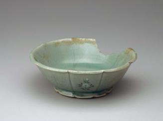 Flower-shaped Bowl