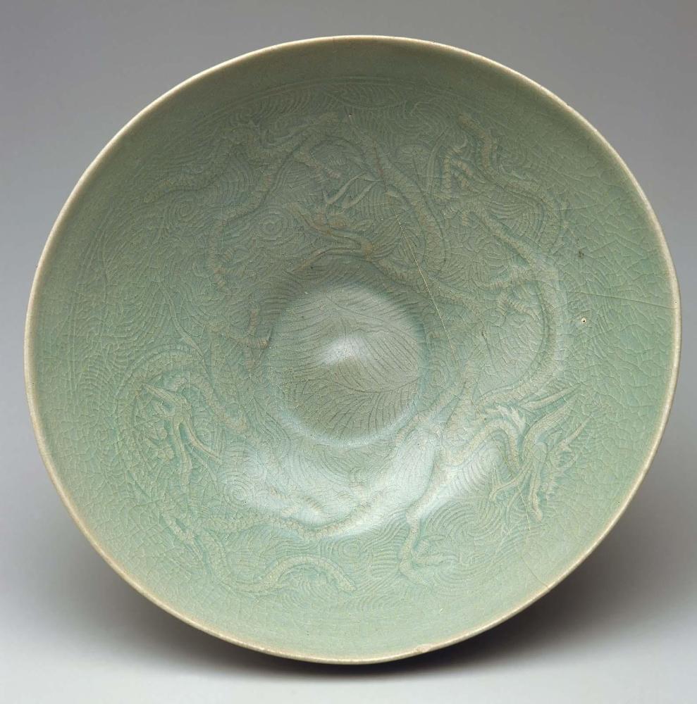 Bowl with Impressed Wave and Dragon Design