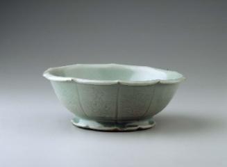 Flower-shaped Bowl