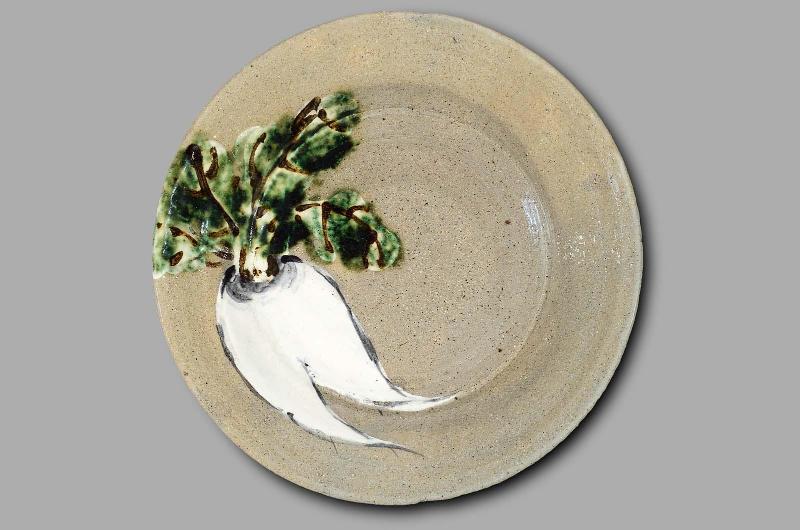 Plate with decoration of radishes