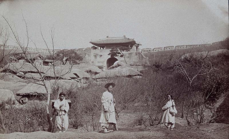Northeast Gate [Hyehwamun Gate] of the city wall from within Seoul (NRICP Relic No.: 2876)