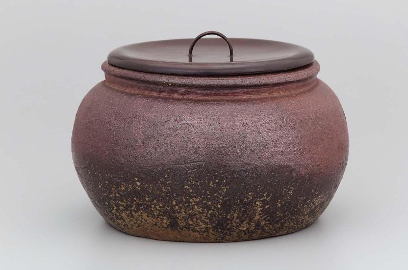 Water jar with wide mouth and lid