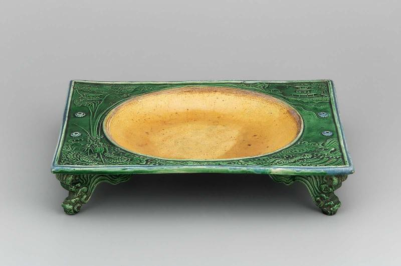Footed rectangular dish
