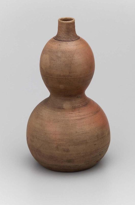 Wine bottle, double gourd-shaped.