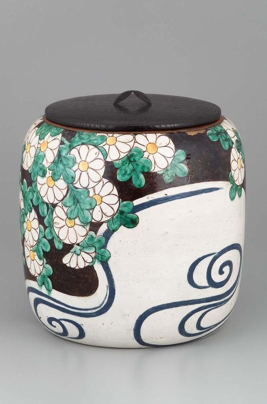 Handwarmer with Design of Chrysanthemums