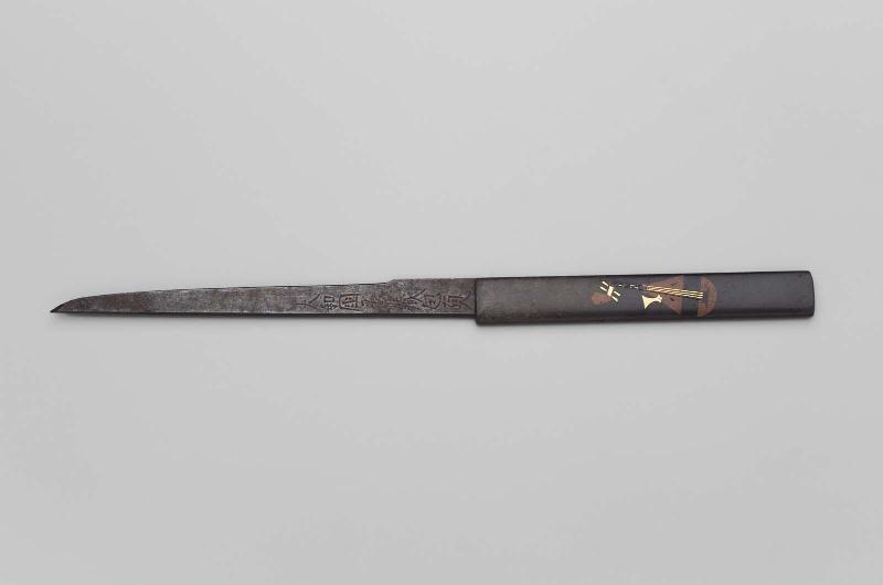 Kozuka with design of a biwa