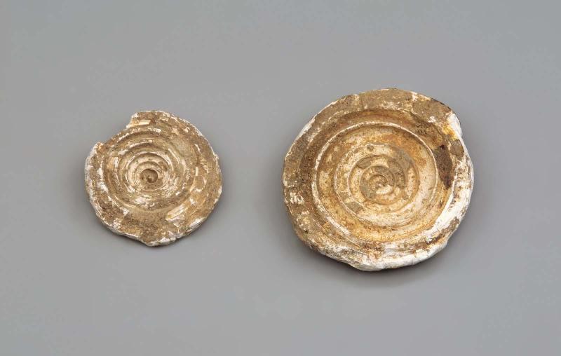 Two Bottoms of Containers