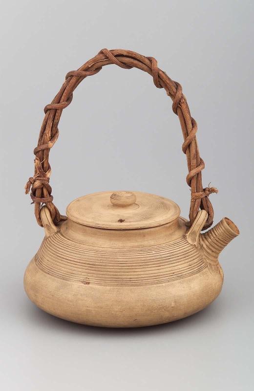 Tea pot