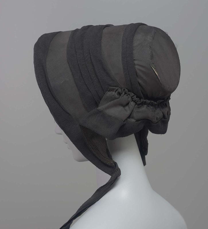 Mourning bonnet