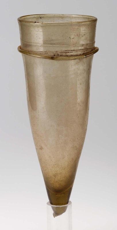 Conical beaker or lamp