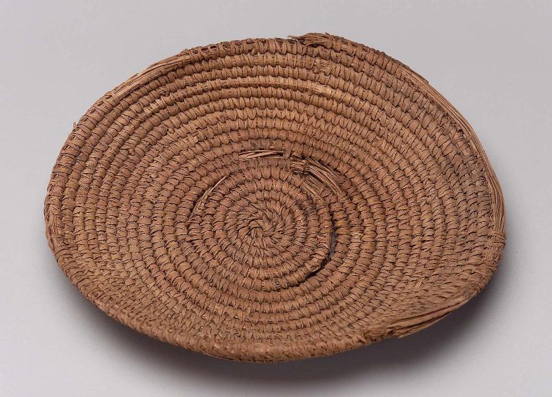 Circular basketry tray