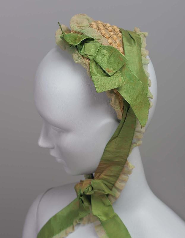 A half bonnet