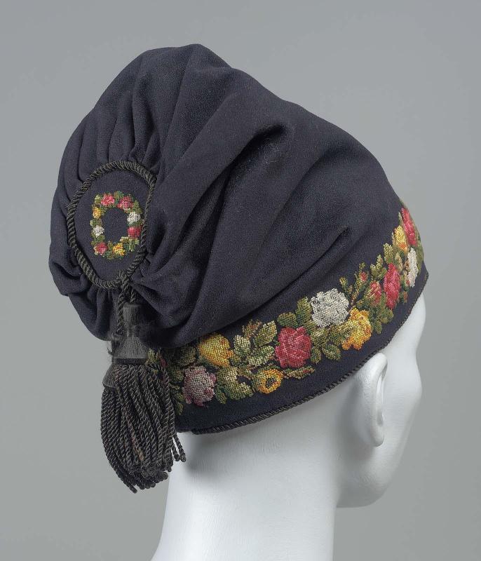 Man's smoking cap