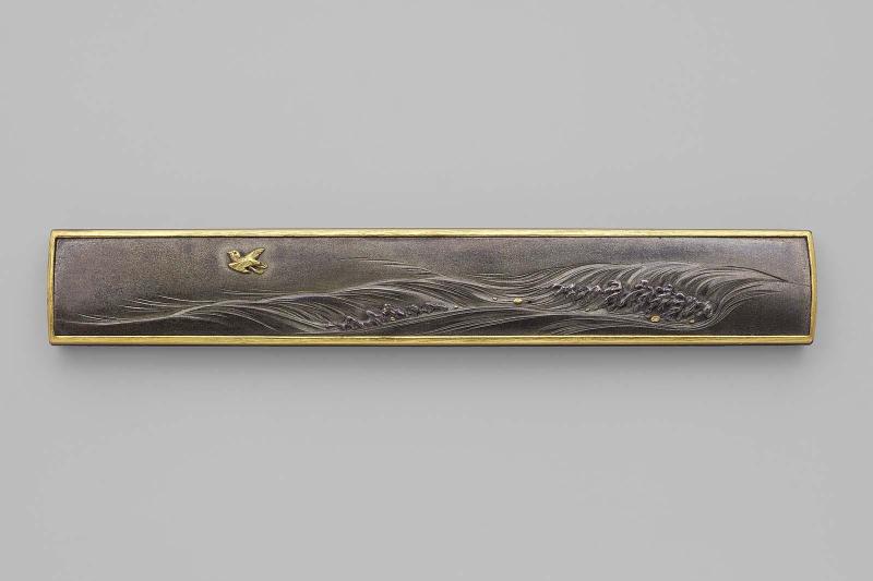 Kozuka with design of birds and waves