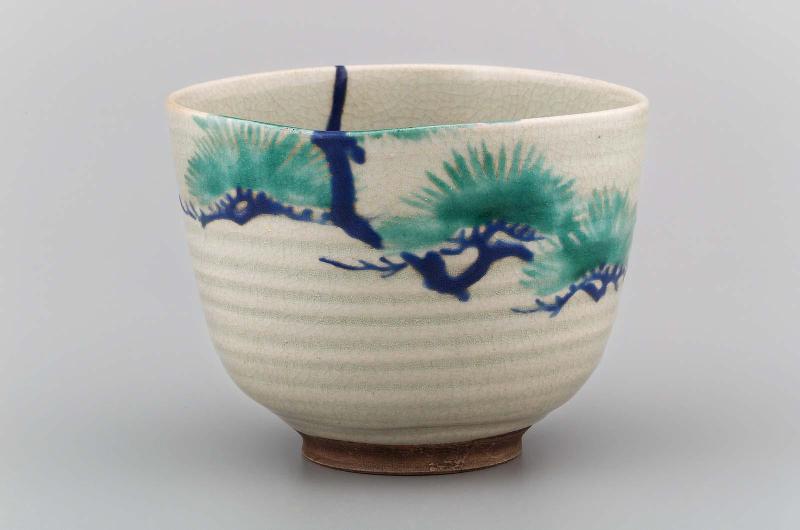 Tea bowl with decoration of pine, tea wisk, and tea scoops