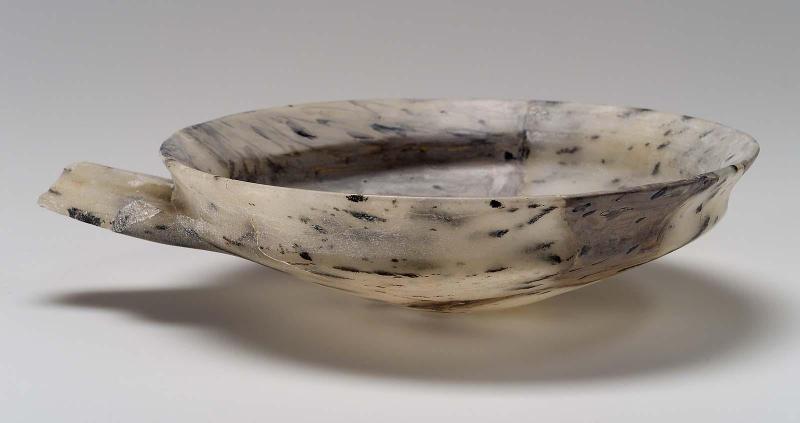 Spouted bowl