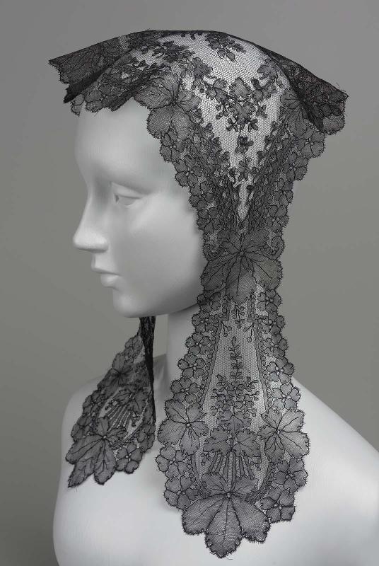 Black lace flat cap