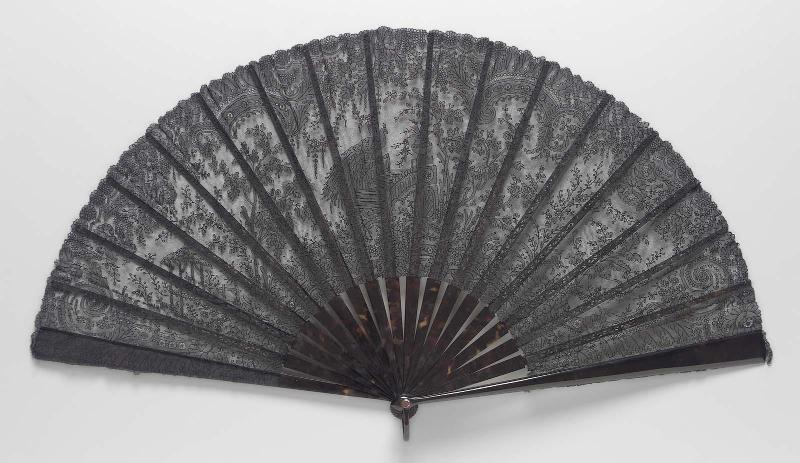 Lace fan
