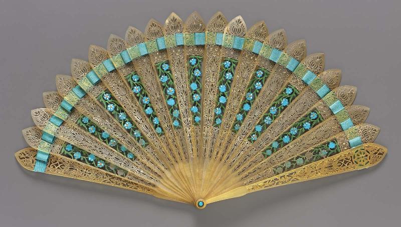 Brisé minuet fan with blue silk