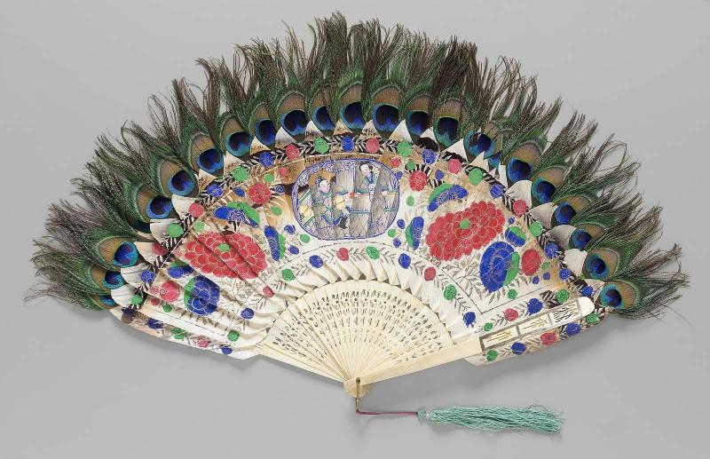 Feather brisé fan