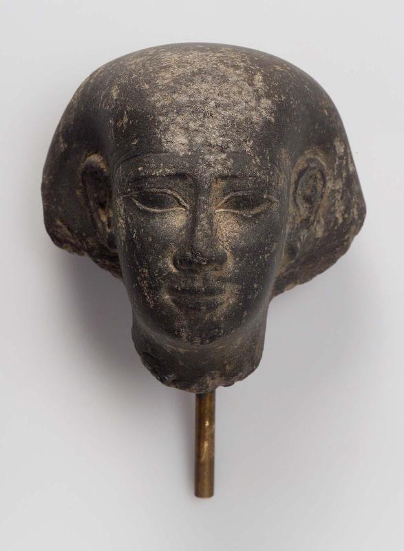 Head fragment of a male statue
