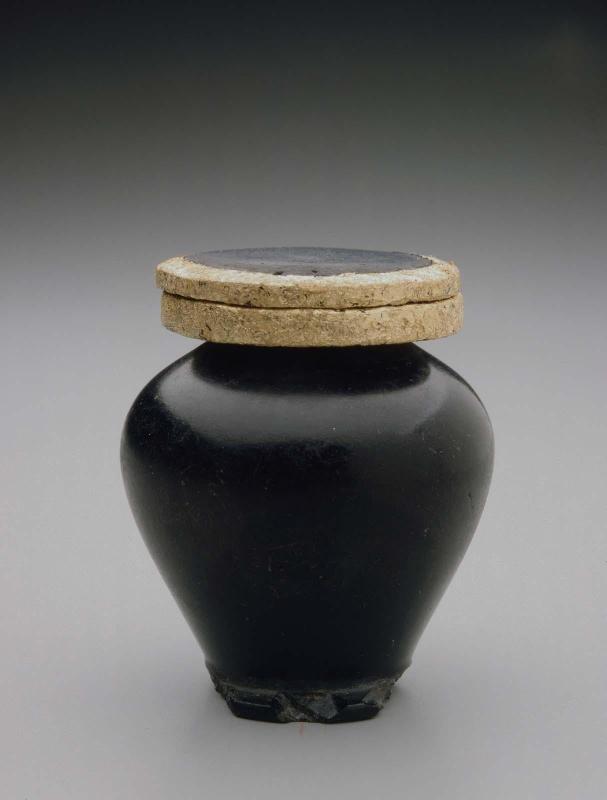 Cosmetic jar with restored cap and gold rim