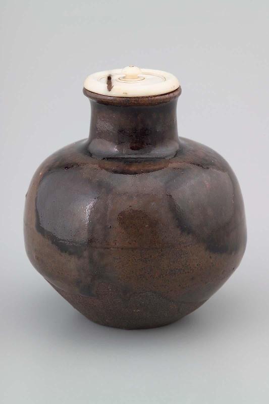 Tea caddy