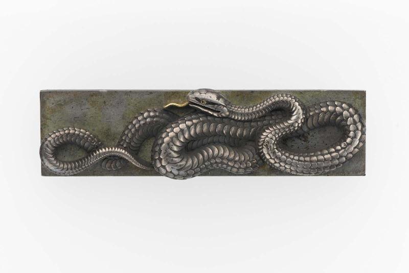 Kanamono in the form of a snake, with backplate