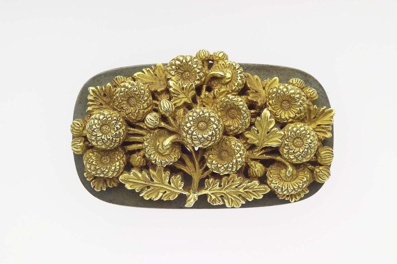Kanamono in the form of a stem of chrysanthemum, with backplate