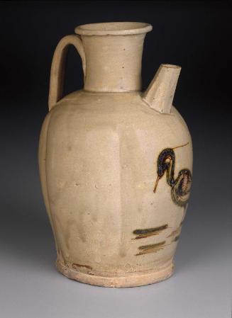 Ewer with short spout and design of bird and flower